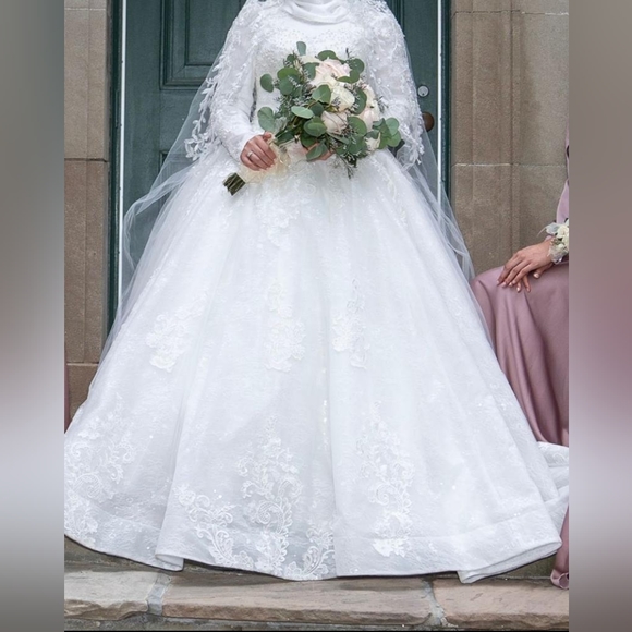 Wedding dress - Picture 5 of 5